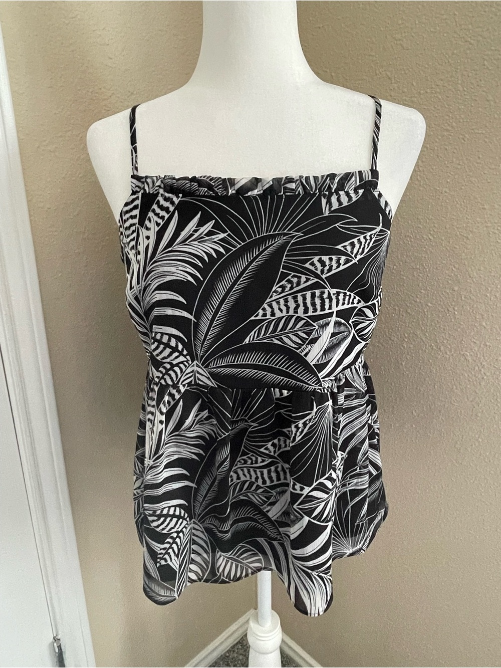 Banana Republic Black/White Tropical Print Tank Top